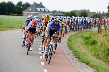 El pelotón durante la tercera etapa de La Vuelta.