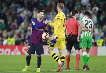 Messi and the matchball