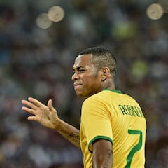 Brasil da marcha atrás y acorrala a Robinho