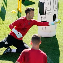 La ‘gracia del balón extra’ le cuesta un partido a Manolo Reina