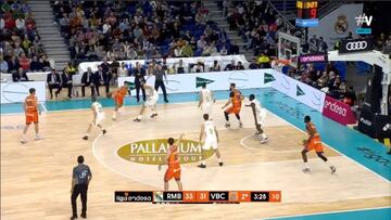El talentazo que se lleva: canast車n de crack de Abalde vs el Madrid, delante de Mejri y sus 2,18