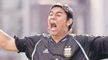 <b>CARÁCTER. </b>Óscar Ustari celebra los éxitos de Argentina, con la que ganó el Mundial Sub-20 de 2005.