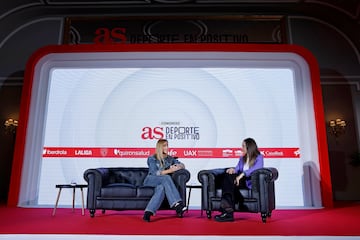 Andrea Sánchez Barrio y Marta Griñán, en el Congreso Deporte en Positivo.