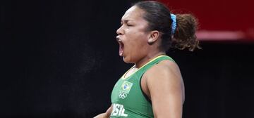 La brasileña llega de ganar la medalla de oro en el pasado mundial de Tailandia en la categoría de los 87 kilogramos, precisamente la de más peso en este Grand Prix y que la tendrá en la plataforma el próximo domingo después de medio día. A sus 32 años ha ganado dos medallas de oro y cuatro de plata, en Lima espera mejorar lo que hizo en los últimos Panamericanos, donde terminó sexta en la misma categoría.