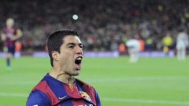 Luis Suárez celebra su gol.