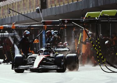 Parada del piloto de Alfa Romeo F1 Team Stake, Valtteri Bottas.