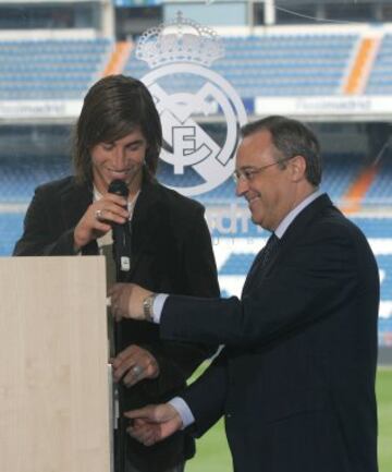 La presentación de Sergio Ramos con el Real Madrid. Fue el primer fichaje español con Florentino Pérez como presidente. 
