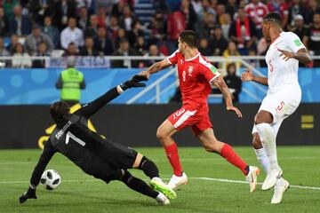 Yann Sommer, Aleksandar Mitrovic y Manuel Akanji.