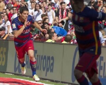 Luis Suárez celebra el 0-2.
