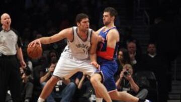 Brook Lopez compartirá vestuario con Bargnani en los Nets.