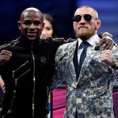 Mayweather se vuelve a burlar de Conor McGregor y su fractura