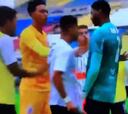¿Dónde estaba el árbitro? La paliza del Corinthians Sub-20 al portero del Flamengo