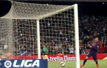 4-0. Luis Suárez marcó el cuarto tanto.