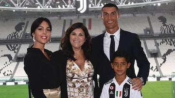 Georgina le desea muchos éxitos a Cristiano con una foto familiar