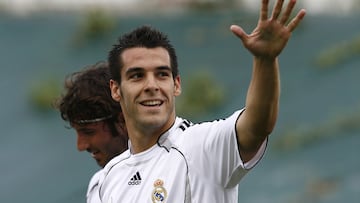 Estuvo tan solo una temporada en el Rayo Vallecano, la 2004-05. Defendió los colores del Real Madrid Castilla entre 2005 y 2007.