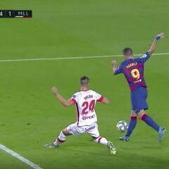 La barbaridad de Luis Suárez que está nominada al Puskas