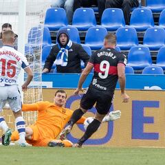 El ataque pide cambios a Calero