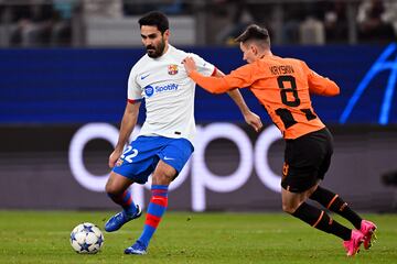 Gündogan controla un balón ante Kryskiv.