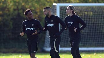 Raheem Sterling, Hakim Ziyech y Conor Gallagher.