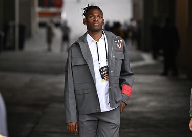 Look muy llamativo de los jugadores del conjunto italiano a su llegada al Estadio Rose Bowl.