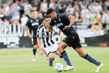 Aprobados y suspensos del Ceuta: Marcos Fernández y Guille Vallejo valen oro