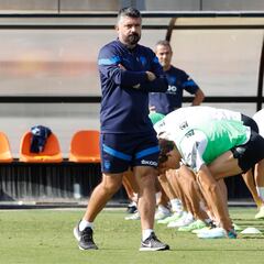 Gattuso: “El club ha hecho un esfuerzo con la propuesta a Gayà y creo que firmará”