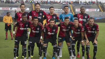 Clubes y jugadores de la Liga MX festejan los 102 años del Atlas