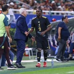 Dardo de Javier Aguirre para Julián Quiñones: “Nadie ve la Liga Árabe”