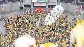 15.000 hinchas ecuatorianos llenaron el Palacio de los Deportes.