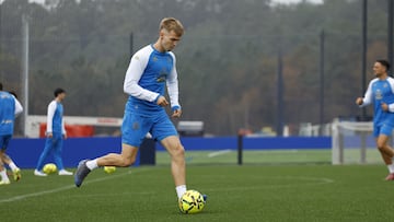 Arnau Comas, durante un entrenamiento del Deportivo.