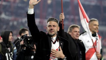 River Plate's team coach Martin Demichelis celebrates winning the Argentine Professional Football League Tournament 2023 after defeating Estudiantes at El Monumental stadium, in Buenos Aires, on July 15, 2023. (Photo by ALEJANDRO PAGNI / AFP)