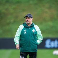 Benítez explica su ausencia en la reunión con los árbitros: “Tenía entrenamiento”