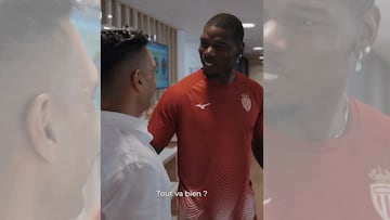 Paul Pogba le da este saludo cariñoso y respetuoso a Falcao García. Fue en Mónaco.