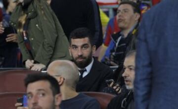 Arda Turan en las gradas.