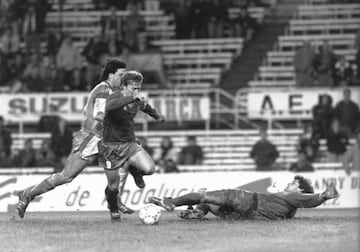 Albania. El 19 de diciembre de 1990 la Selección española consiguió un contundente resultado ante los albaneses: 9-0. Sería el segundo partido en el que Butragueño conseguía hacer cuatro goles, después de lo conseguido ante Dinamarca en 1986. No obstante, esta fue una de las goleadas que no sirvieron para nada. La Roja no se clasificó para disputar la Eurocopa de 1992, en Suecia. 
