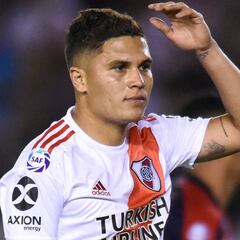 Quintero y Borré erran penales en la derrota de River Plate