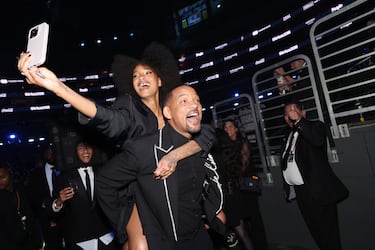 Willow Smith y Will Smith durante la gala de los Premios Grammys 2025 celebrados en Los Ángeles.