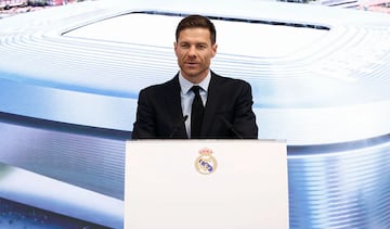 Xabi Alonso: ¡°Es un d¨ªa muy especial que voy a tener marcado en mi calendario de por vida. Estoy muy feliz de estar aqu¨ª, en mi casa. Estuve unos a?os fuera, pero el v¨ªnculo con el madridismo siempre ha estado ah¨ª. Desde que entr¨¦ en Valdebebas renaci¨® y se encendi¨® ese sentimiento. Es el inicio de una etapa y quiero dar las gracias al presidente por la confianza y por pensar que soy la persona adecuada para liderar esta nueva etapa, que afronto con energ¨ªa e ilusi¨®n. Siento que el madridismo tiene esa ilusi¨®n por una nueva etapa y por hacer m¨¢s grande la historia de este club¡±.
