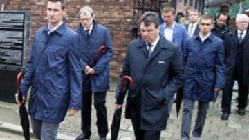 Klose y, detrás de él, Klose y Lahm, en Auschwitz