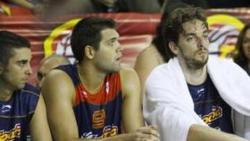 <b>EQUIPO OTRA VEZ.</b> Reyes, Pau, Navarro... vuelven a formar parte del exitoso grupo del baloncesto español de los últimos años.