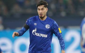 Suat Serdar, en una acción de esta temporada con el Schalke 04.