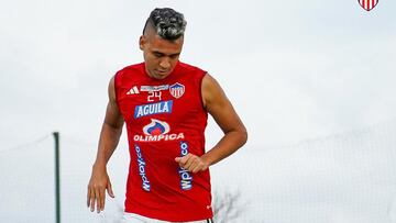 Víctor Cantillo en un entrenamiento de Junior.