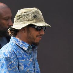 Hamilton: “Verstappen se baja del coche y ni suda, ¡no suda!”