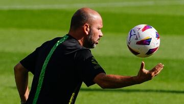 José Alberto, entrenador del Racing.