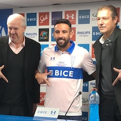 Isla elude a la U y cuenta por qué aceptó la oferta de la UC