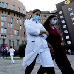 Médicos españoles hallan posibles nuevos síntomas del coronavirus