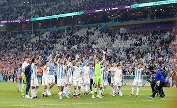 La Albiceleste celebra la victoria y la clasificación para la final del Mundial.