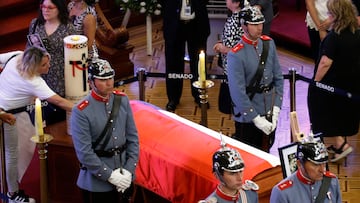 Santiago, 8 de febrero de 2024
Se realiza la apertura de puertas del Congreso Nacional en Santiago por el funeral del ex presidente Sebastian Pinera.

Dragomir Yankovic/Aton Chile