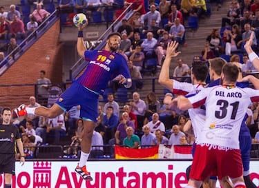 El Barça visita al Vardar en pugna por liderar la Champions