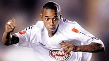 <b>ESTRELLA DE PLACAR. </b>La prestigiosa revista brasileña publica un reportaje sobre Robinho con el titula: ¿Quién quiere comprar a Robinho?. En la entrevista el crack afirma ¿Qué será de mí? y se revela que lo quieren en Italia (Inter y Roma), Portugal (Oporto y Benfica), Alemania (Bayern y Werder), Inglaterra (Arsenal y Chelsea), Francia (Marsella y PSG) y España (Real Madrid y Barça).